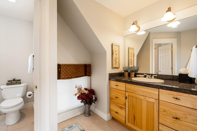 Building Photo - 4 Lower Saddle Ridge Rd