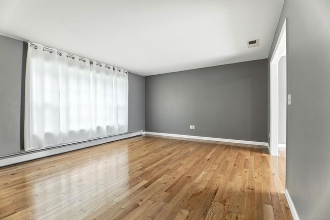 Building Photo - 221 Griffin Rd