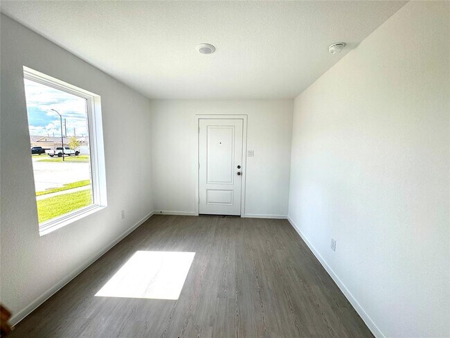 Building Photo - 28763 Texas Plns Dr