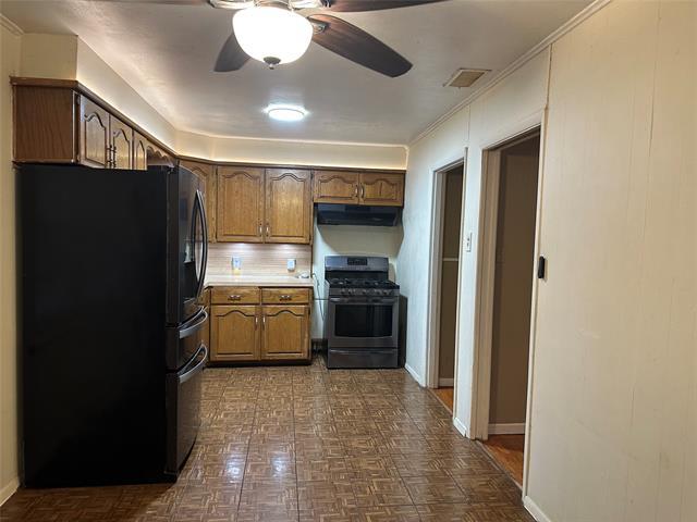 Building Photo - 717 S La Salle Dr