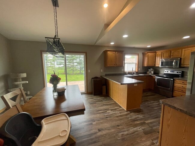 Building Photo - 5451 North Ave