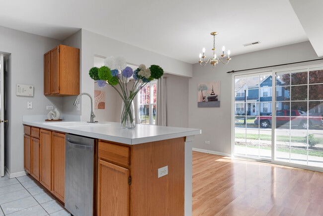 Building Photo - 1093 Symphony Dr