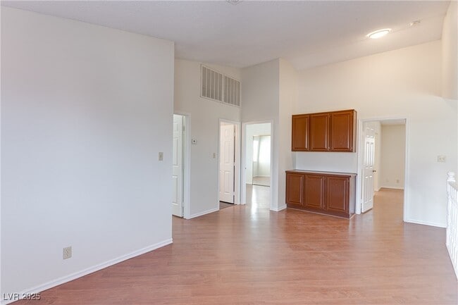 Building Photo - 1517 Kirby Dr