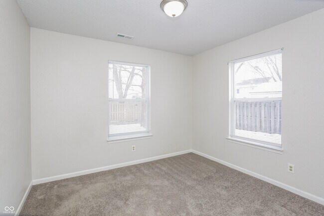 Building Photo - 2079 Meadowlark Ln