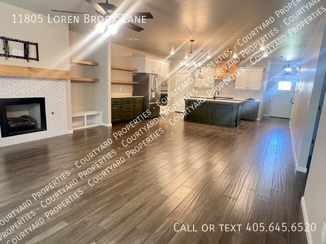 Building Photo - 11805 Loren Brook Ln