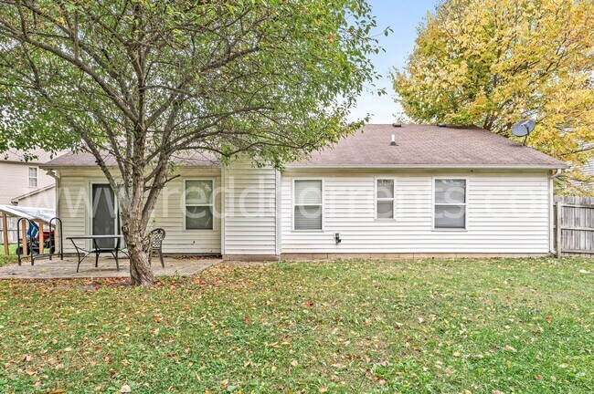 Building Photo - 10015 Miranda Cir