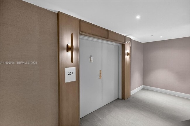 Building Photo - 1413 Sunset Harbour Dr