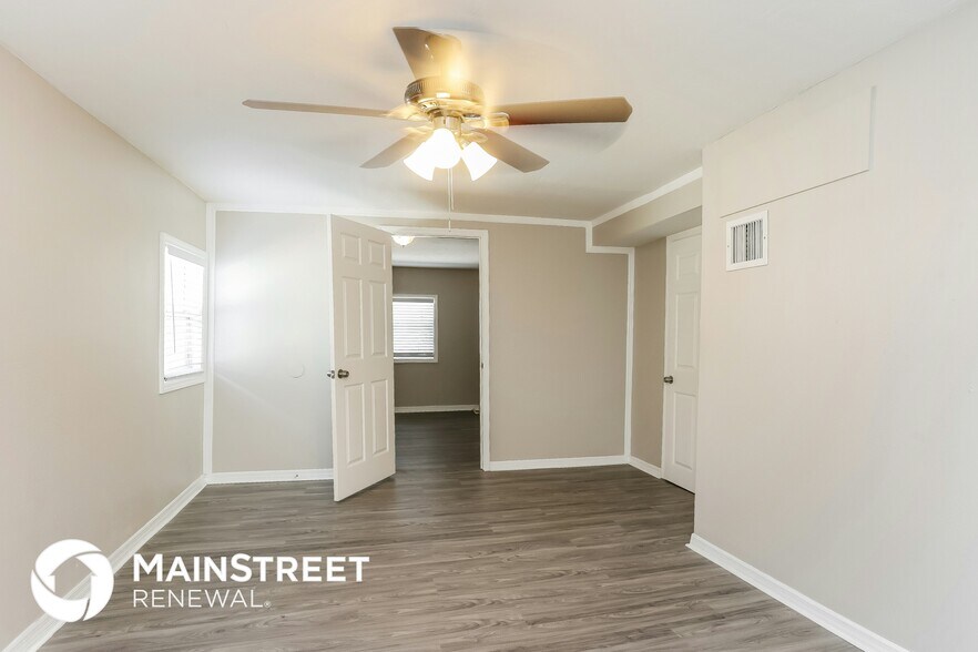 Building Photo - 4010 1st Ave S