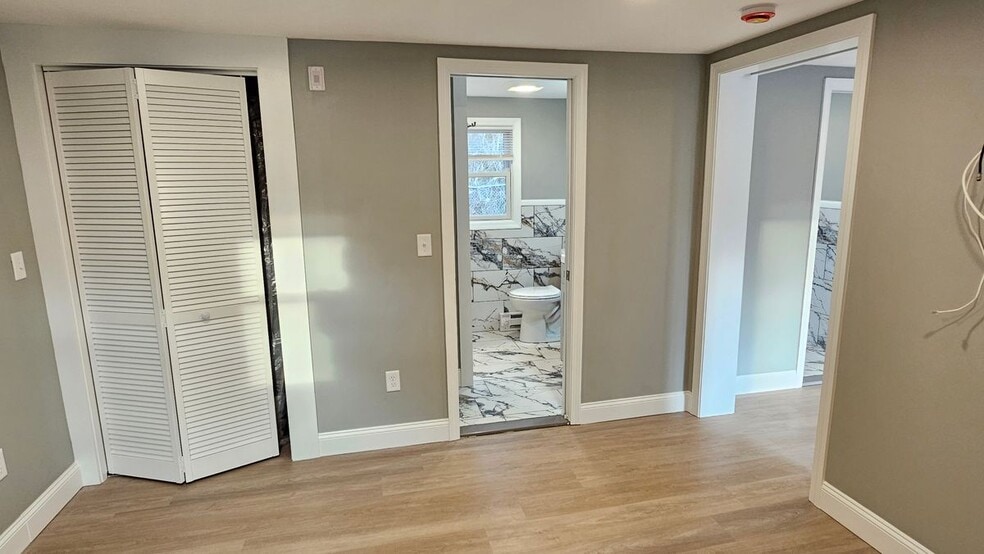 Building Photo - 825 Scenic Hwy