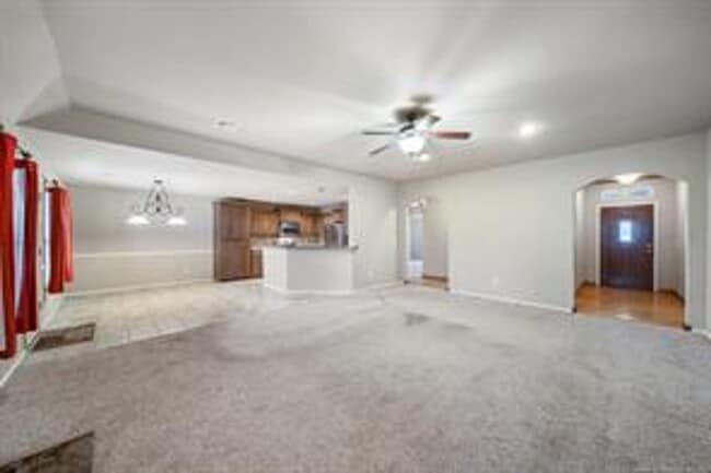 Building Photo - 3 Bed | 2 Full Bath | Vintage at Verdigris | Available end of January!
