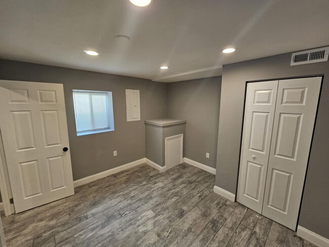 Building Photo - Coming Soon-4 Bedroom Townhome