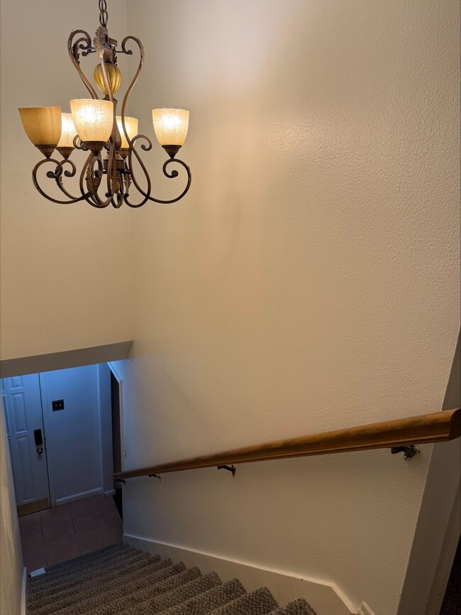 Building Photo - 1333 Carriage Dr