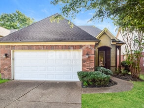 Building Photo - 2406 Lake Garden Dr