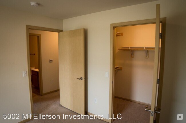 Building Photo - 5002 Siggelkow Rd