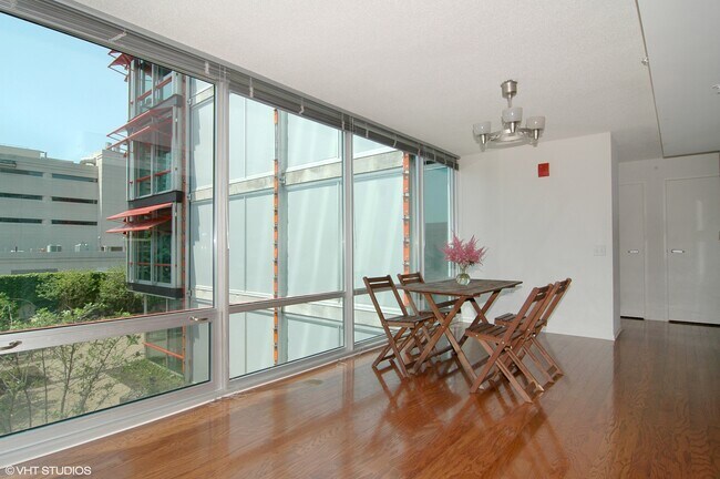 Dining area - 800 Elgin Rd