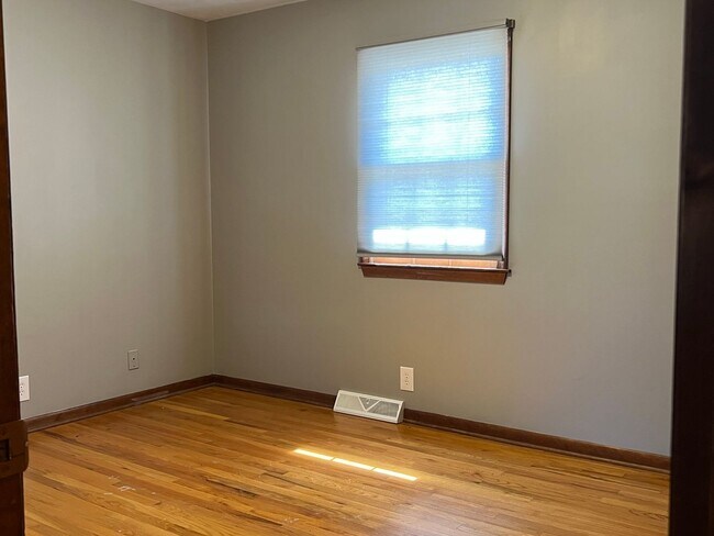 Building Photo - Great 3 Bedroom!!