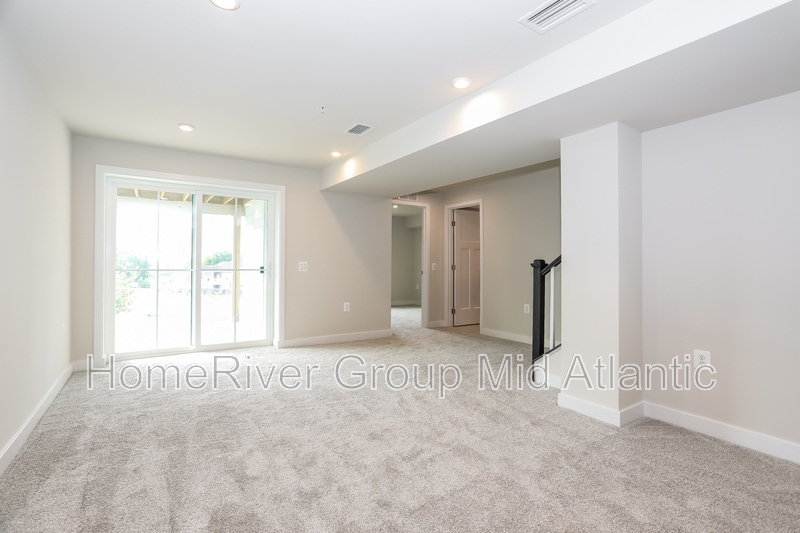 Building Photo - 600 Augustine Ct