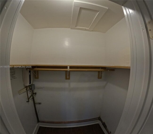 Building Photo - 1200 NE 5th Terrace