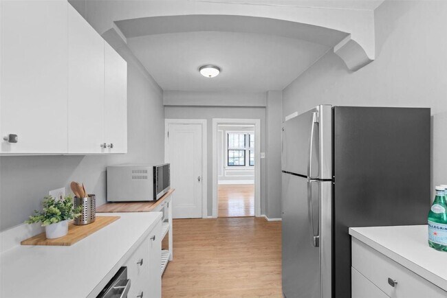 Building Photo - 6218 Northwood Ave