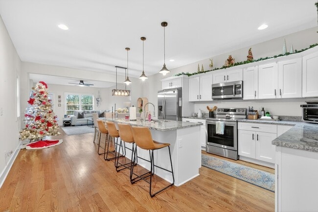 Building Photo - 4103 Main St