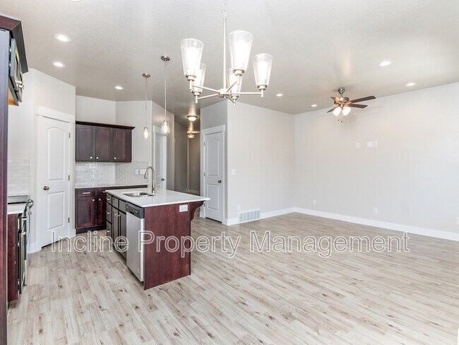Building Photo - 16297 S Truss Dr