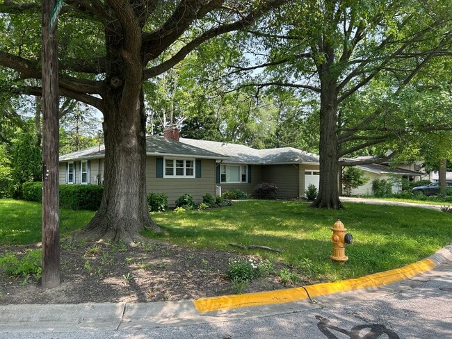 Building Photo - 208 Lindberg Rd