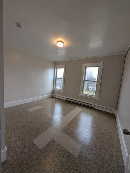 Building Photo - 224 Lyman St