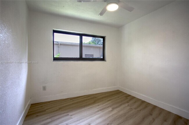 Building Photo - 12905 N Miami Ave