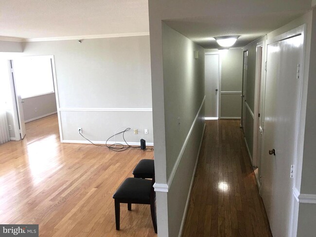 Building Photo - 3713 S George Mason Dr