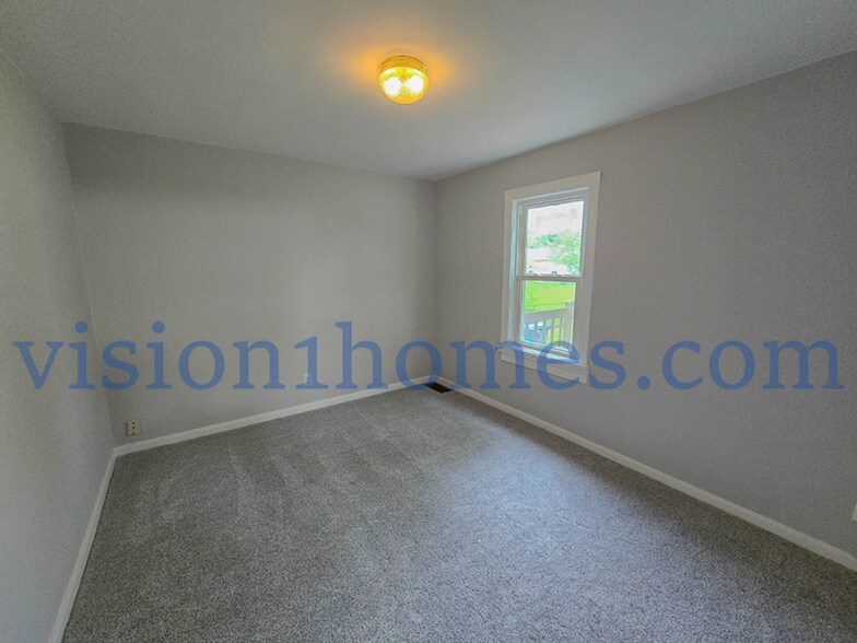 Building Photo - 402 N Nixon Ave