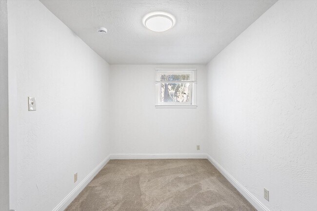 Building Photo - 2510 Eagle Ave
