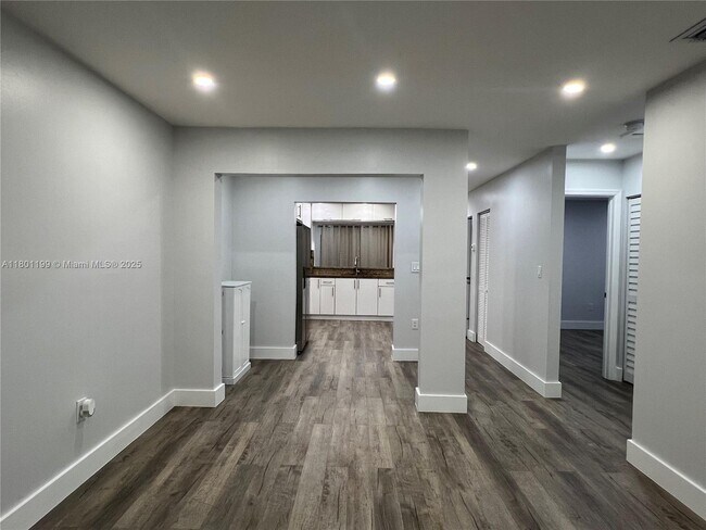 Building Photo - 3815 SW 89th Ave