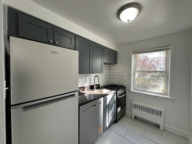 Building Photo - 6719 N California Ave