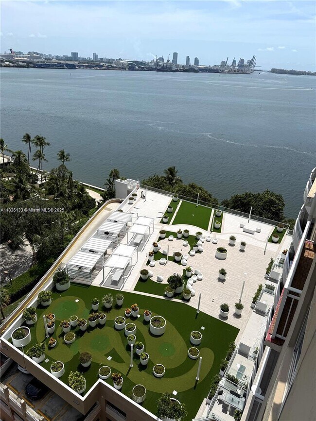 Building Photo - 770 Claughton Island Dr