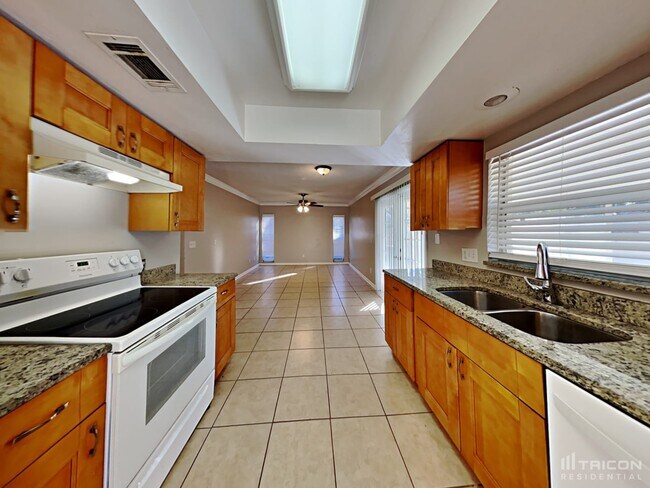 Building Photo - 4513 Cabbage Palm Dr