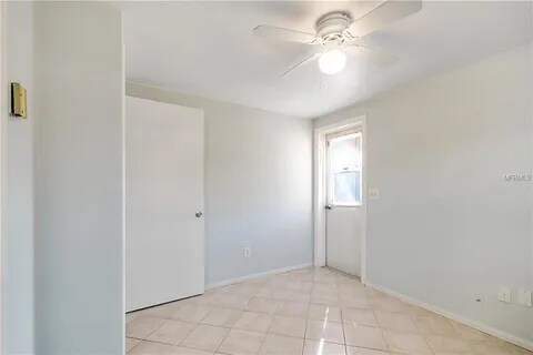 Building Photo - 2600 N Paula Dr