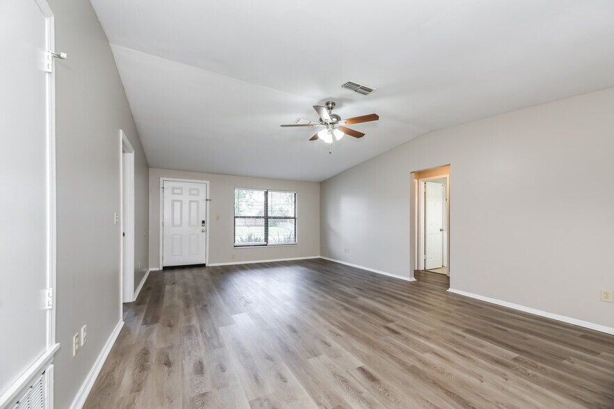 Building Photo - 1670 Mary Beth Dr