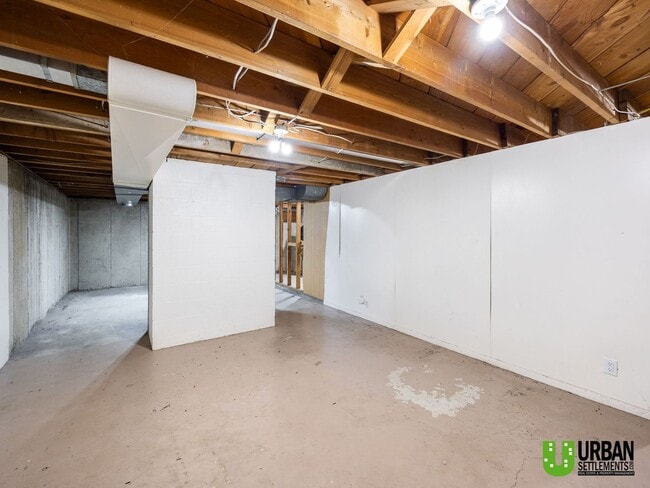 Building Photo - 1406-1408 S Cedar St