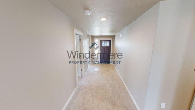 Building Photo - 1493 Theresa Ave