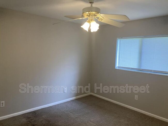 Building Photo - 607 Windsong Cir