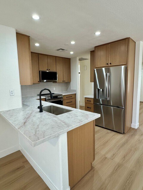 Building Photo - 446 S 86th Pl