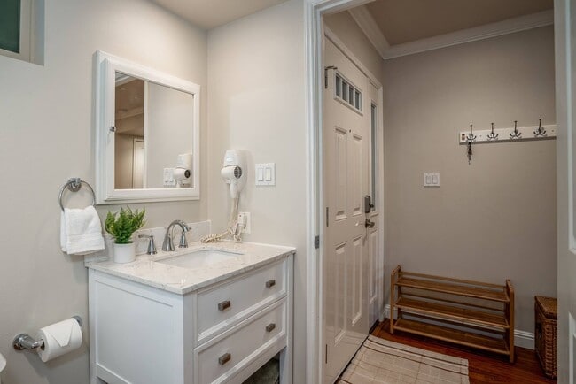 Building Photo - Furnished 2 Bed/2 Bath Hale Kanani Condo, Across from The Cove & Charley Young Beach