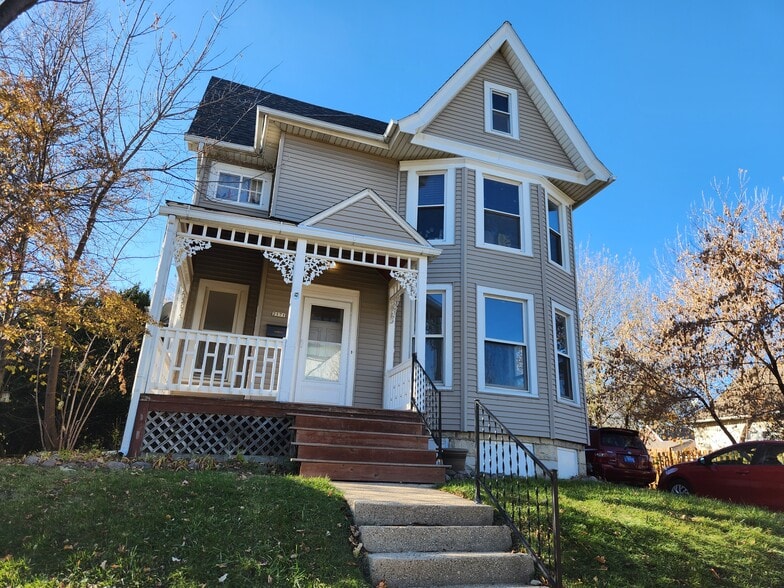 Building Photo - 2169 S 81st St