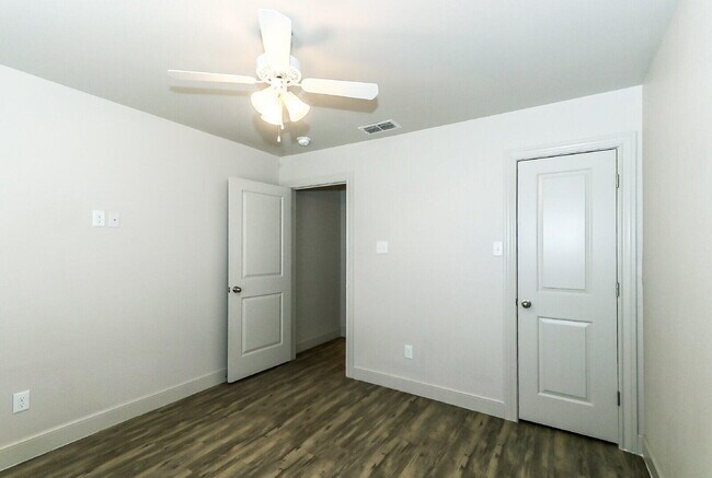 Building Photo - 3820b 133rd St