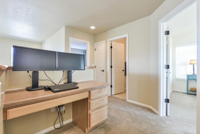 Building Photo - 2 Bedroom 2 Bath home in Observatory Village