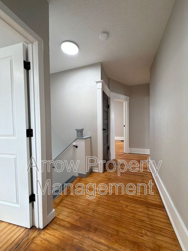 Building Photo - 126 S 28th St