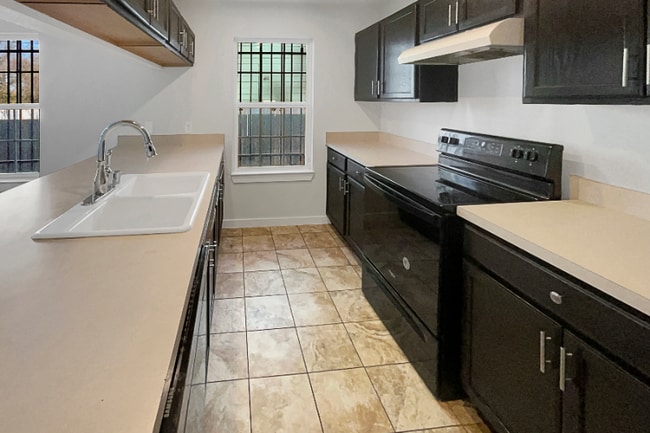Building Photo - 4640 Corregidor St