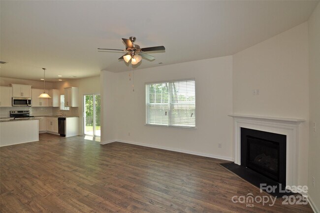 Building Photo - 180 King William Dr