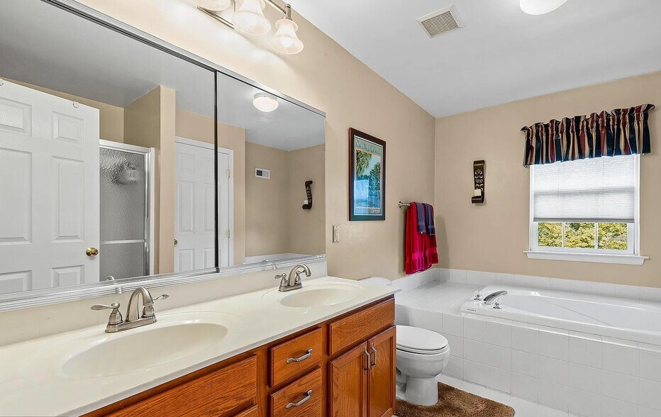 Building Photo - 387 Wheatfield Cir