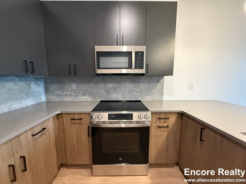 Building Photo - 199 Gardner St